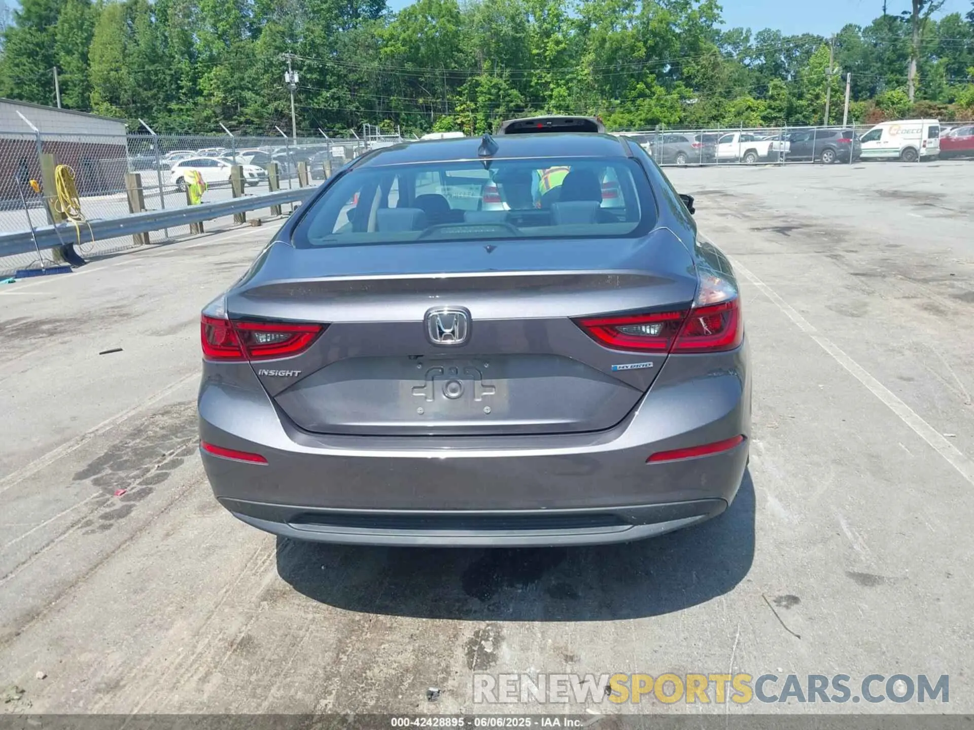 16 Photograph of a damaged car 19XZE4F55LE011882 HONDA INSIGHT 2020