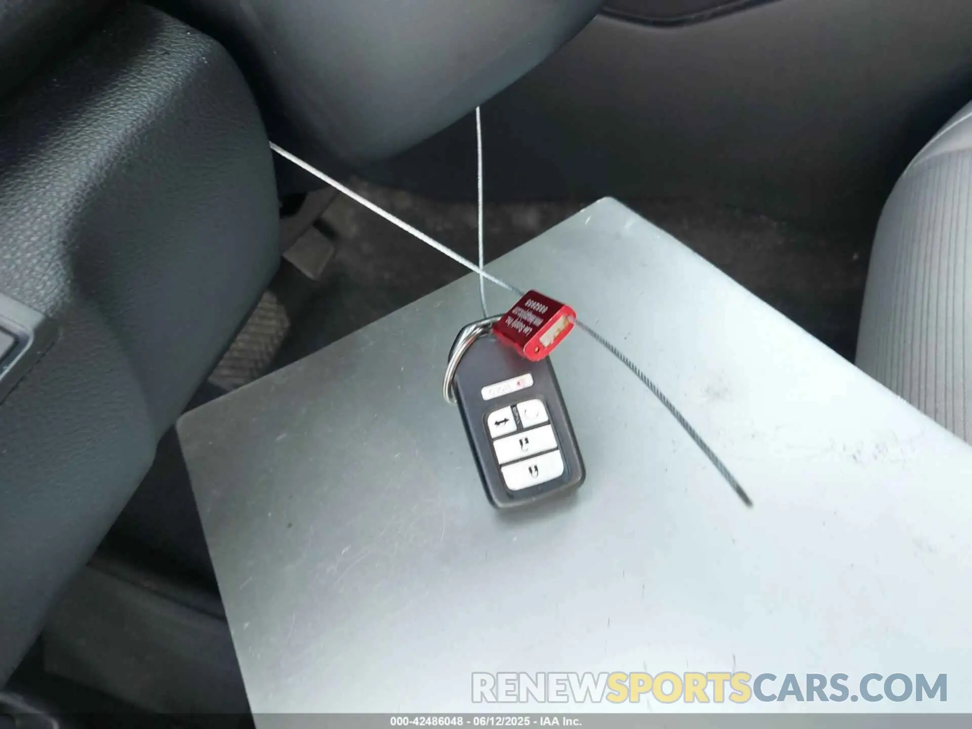 11 Photograph of a damaged car 19XZE4F58LE009155 HONDA INSIGHT 2020