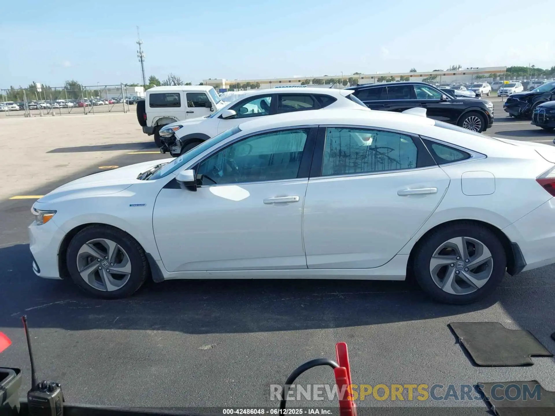 14 Photograph of a damaged car 19XZE4F58LE009155 HONDA INSIGHT 2020