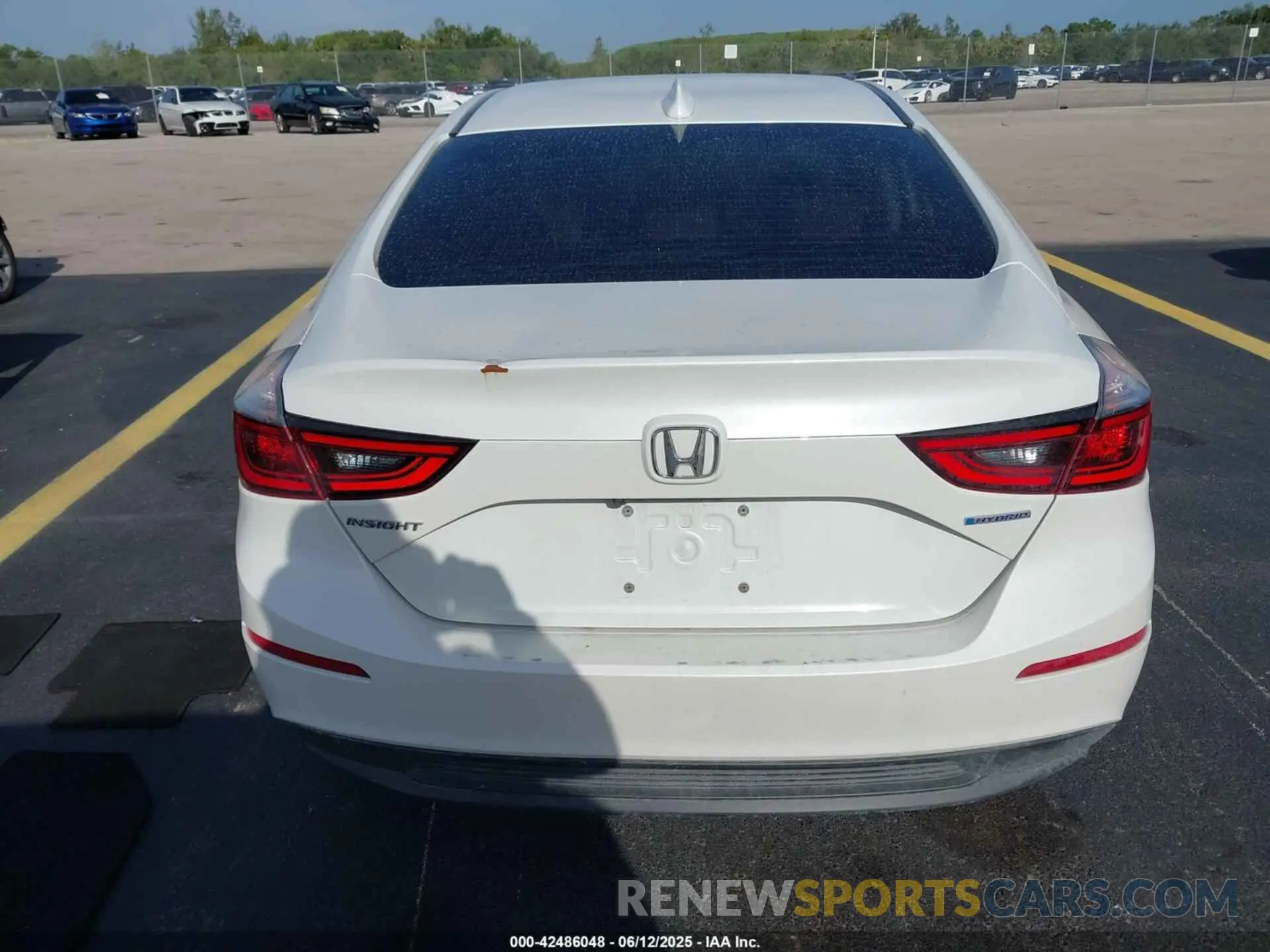 16 Photograph of a damaged car 19XZE4F58LE009155 HONDA INSIGHT 2020