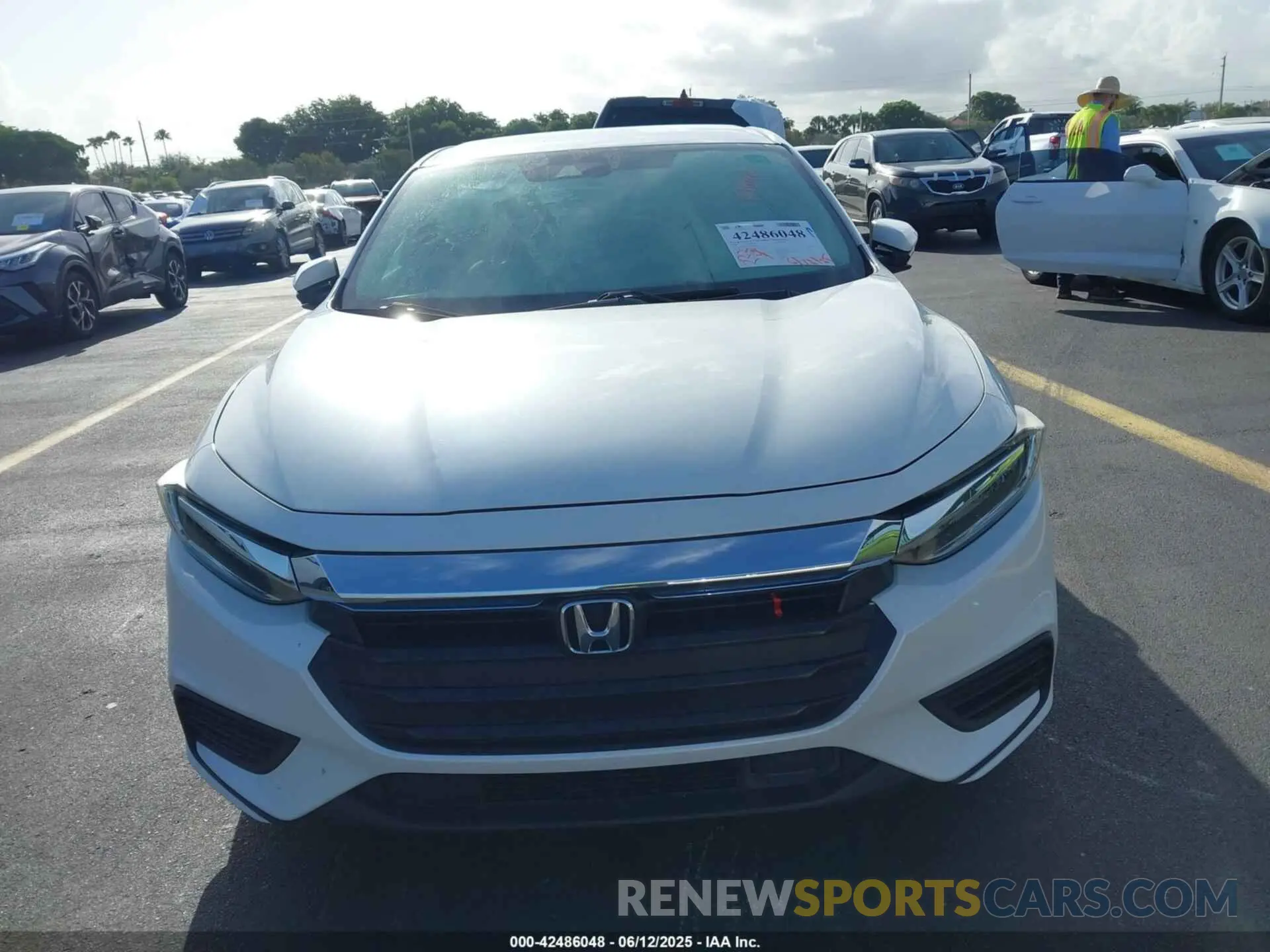 6 Photograph of a damaged car 19XZE4F58LE009155 HONDA INSIGHT 2020