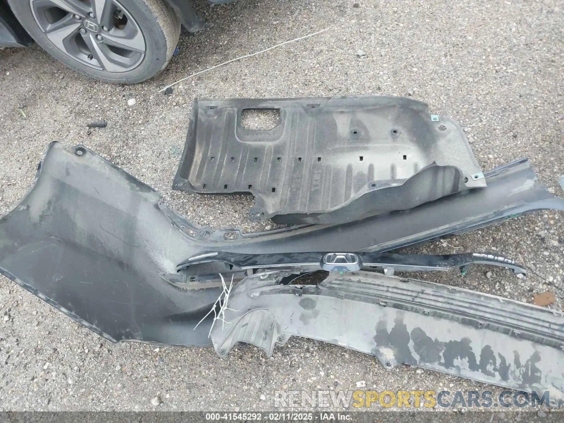 12 Фотография поврежденного автомобиля 19XZE4F58LE013853 HONDA INSIGHT 2020