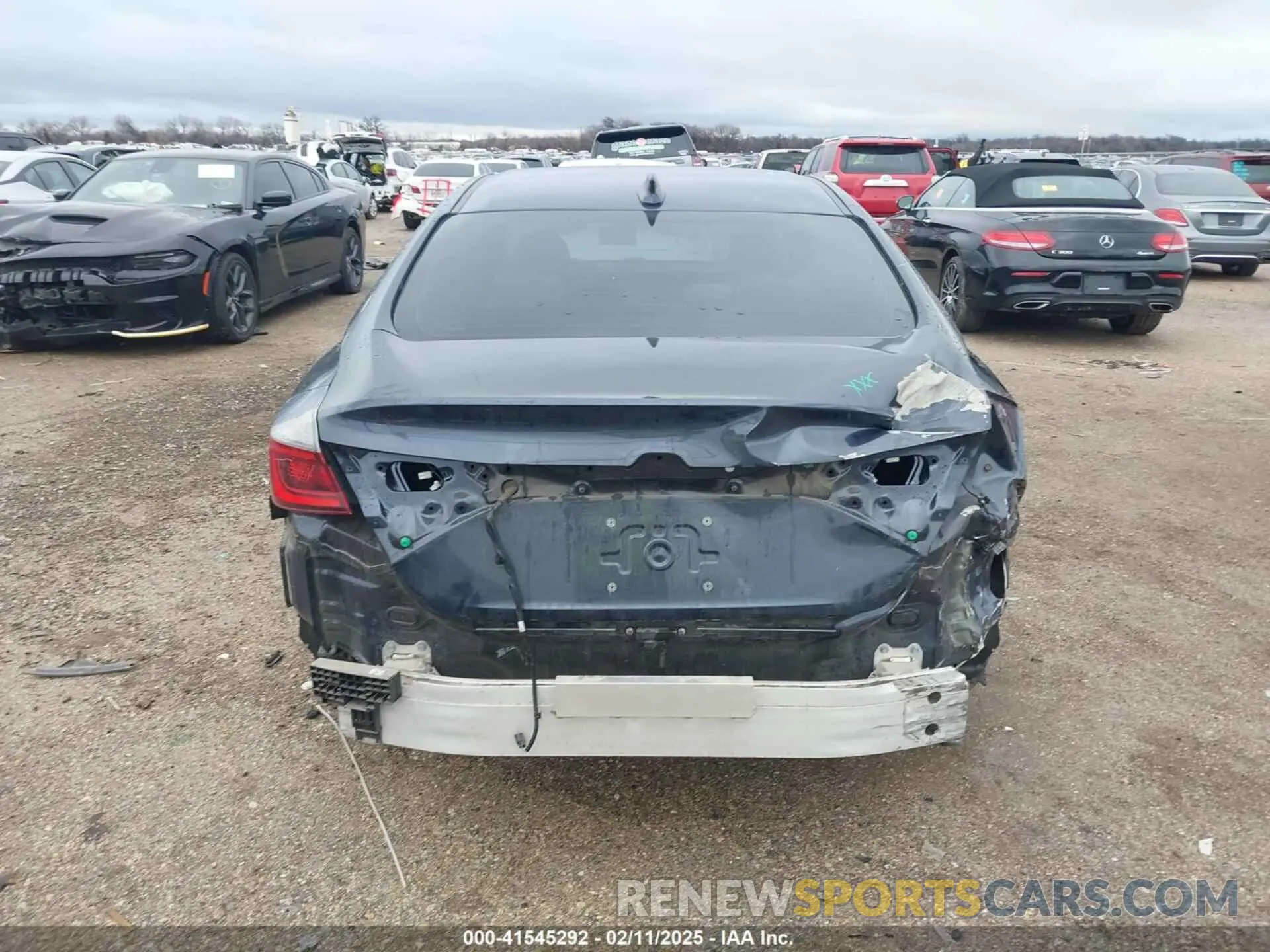 17 Фотография поврежденного автомобиля 19XZE4F58LE013853 HONDA INSIGHT 2020