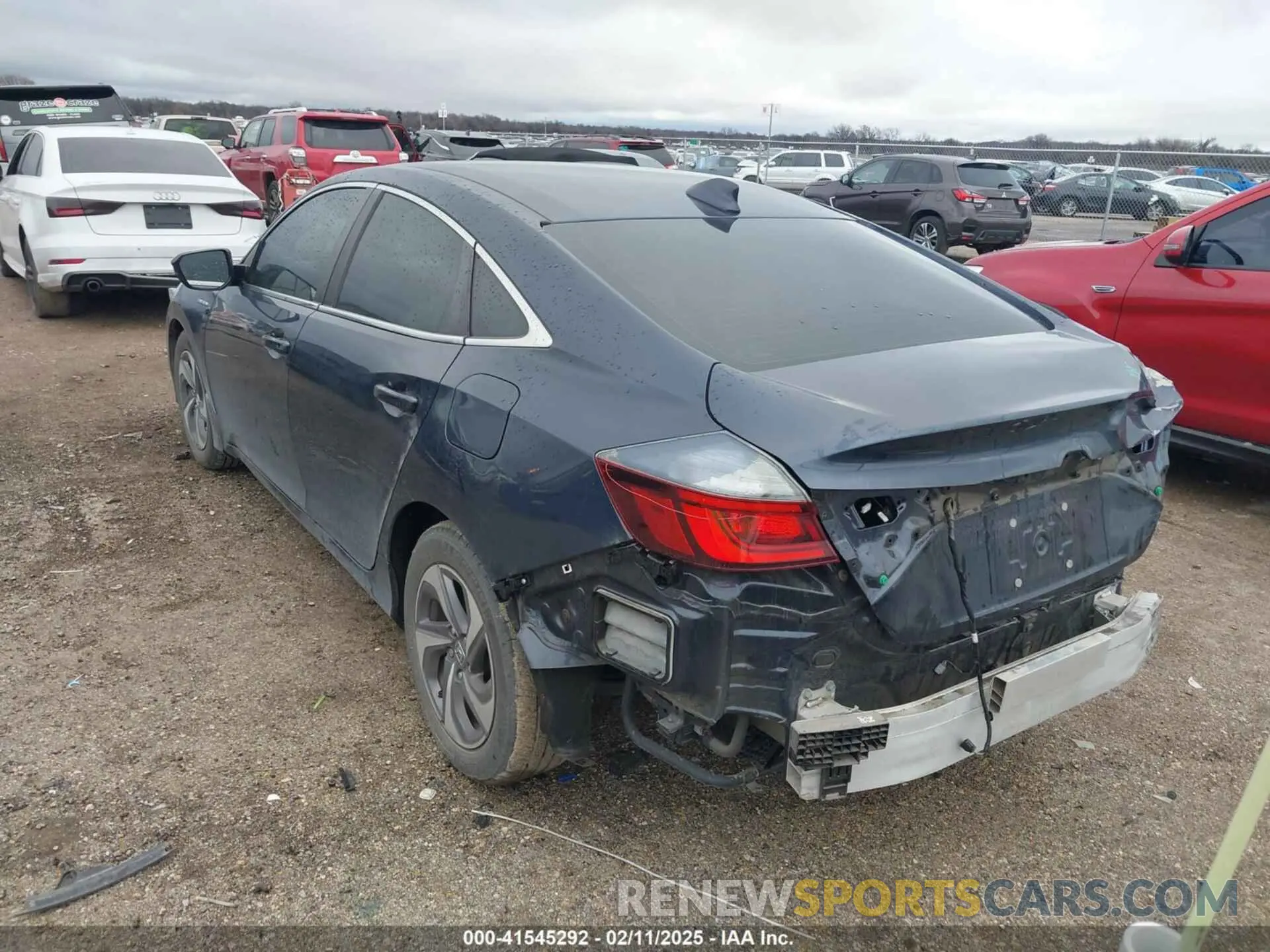 3 Фотография поврежденного автомобиля 19XZE4F58LE013853 HONDA INSIGHT 2020