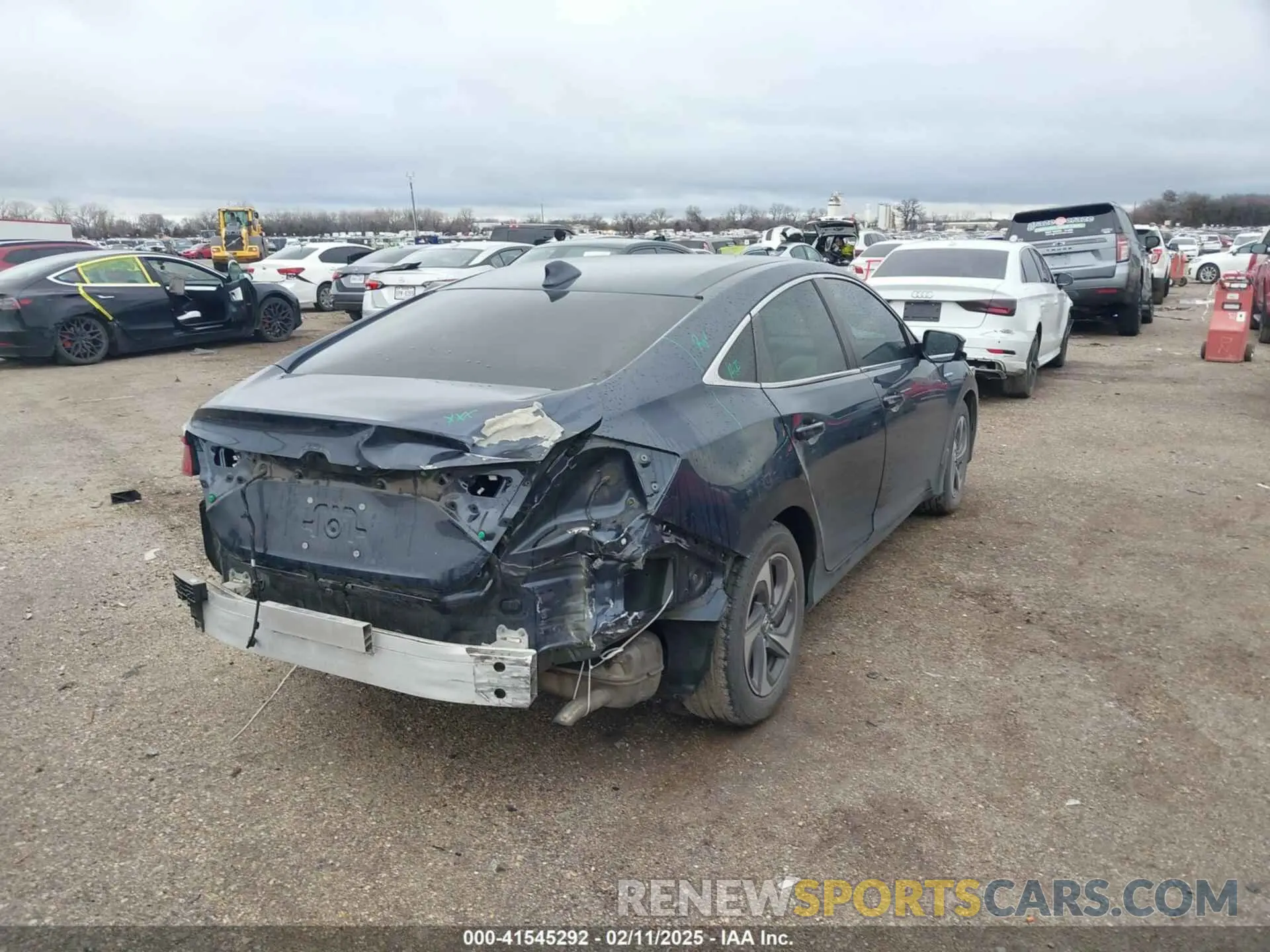4 Фотография поврежденного автомобиля 19XZE4F58LE013853 HONDA INSIGHT 2020