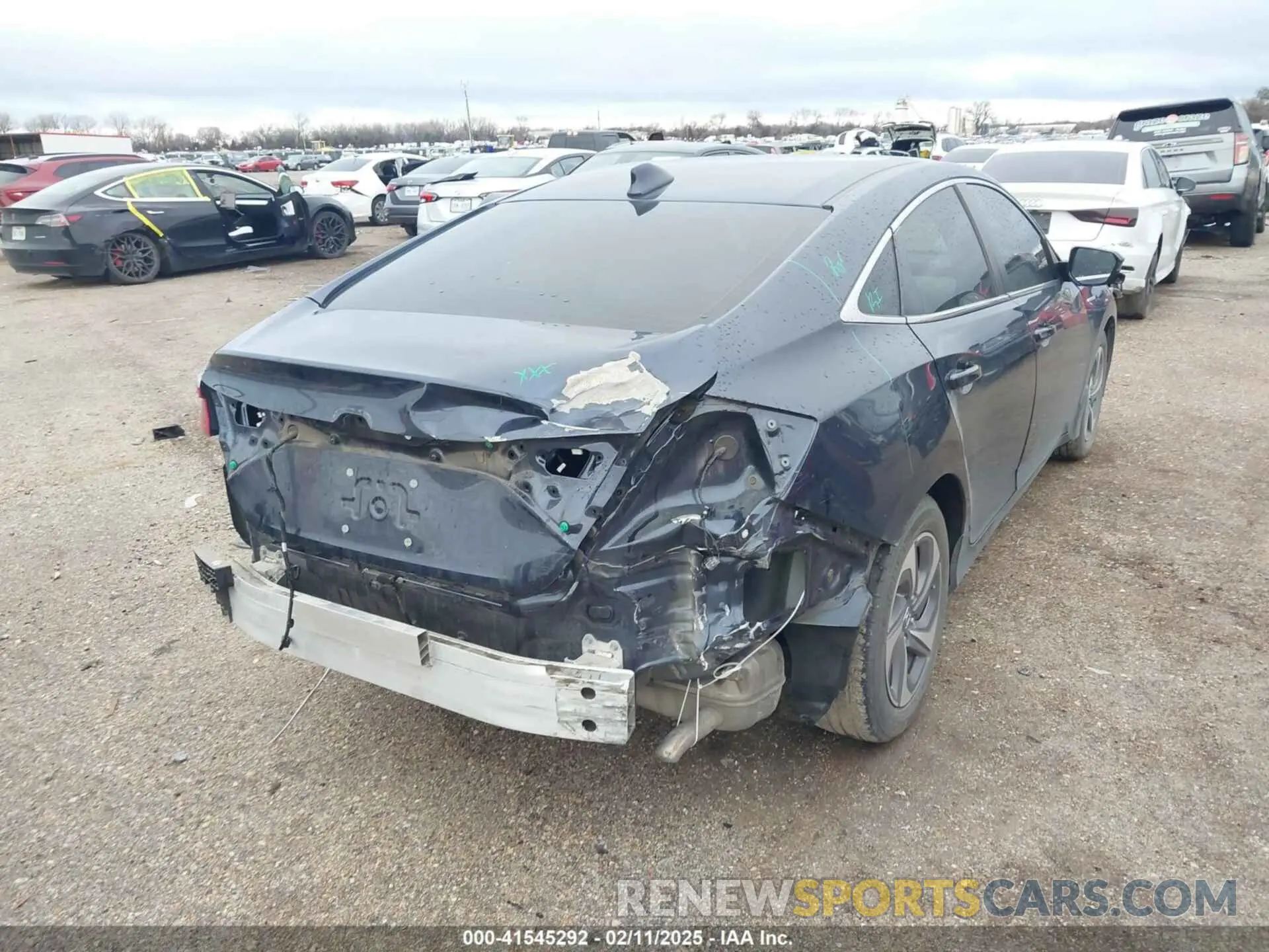 6 Фотография поврежденного автомобиля 19XZE4F58LE013853 HONDA INSIGHT 2020