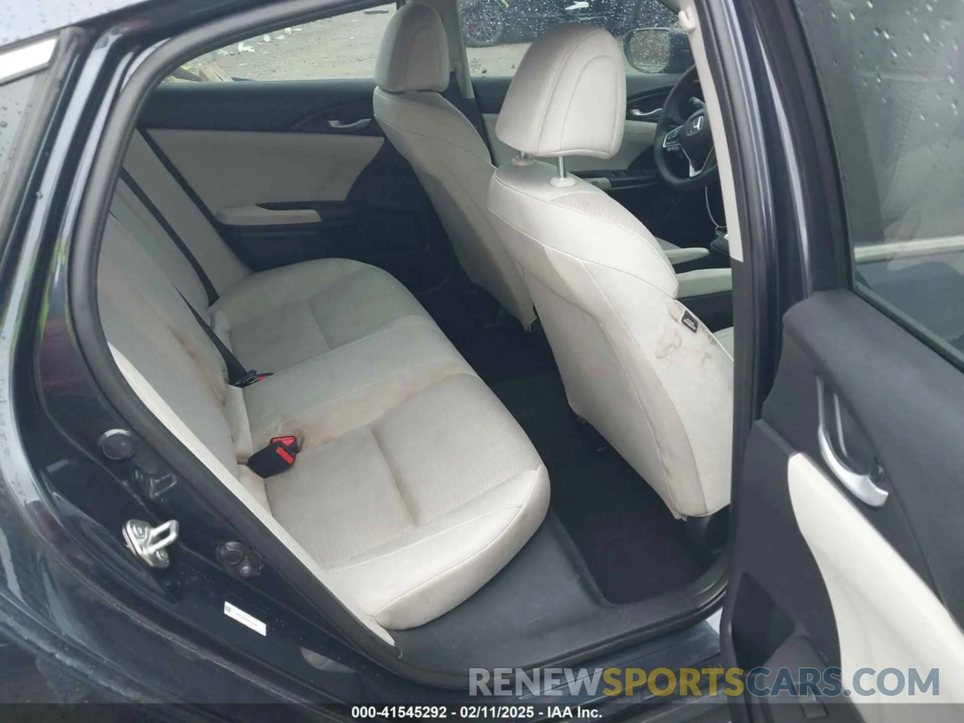 8 Фотография поврежденного автомобиля 19XZE4F58LE013853 HONDA INSIGHT 2020