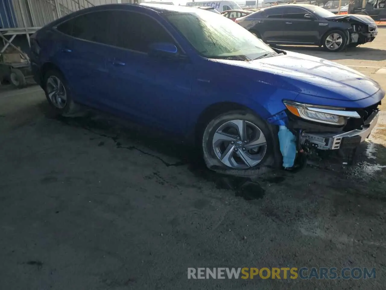 4 Photograph of a damaged car 19XZE4F59LE007253 HONDA INSIGHT 2020