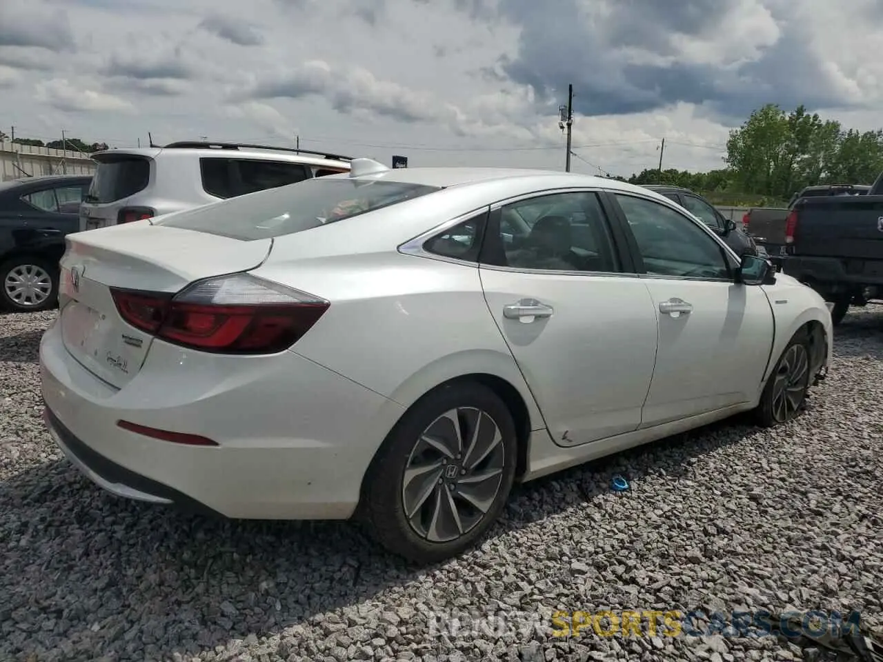 3 Photograph of a damaged car 19XZE4F90LE000985 HONDA INSIGHT 2020