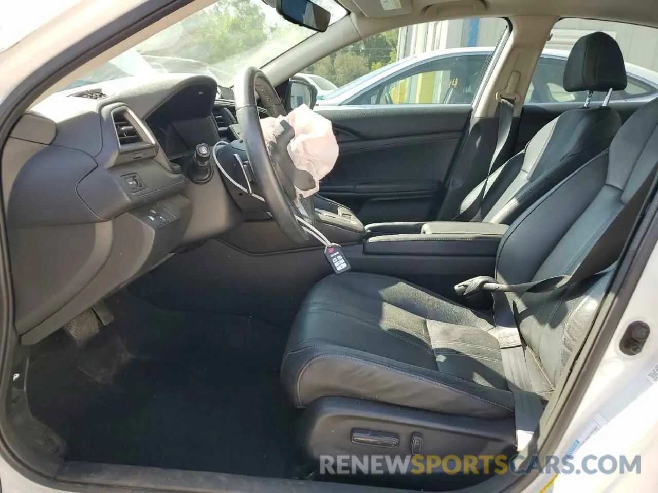 7 Photograph of a damaged car 19XZE4F90LE011002 HONDA INSIGHT 2020