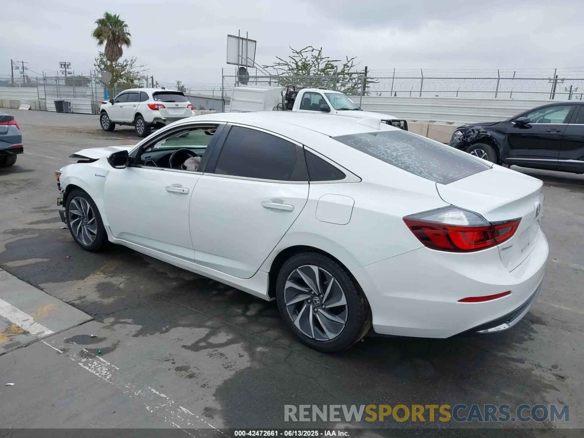 3 Photograph of a damaged car 19XZE4F91LE011025 HONDA INSIGHT 2020