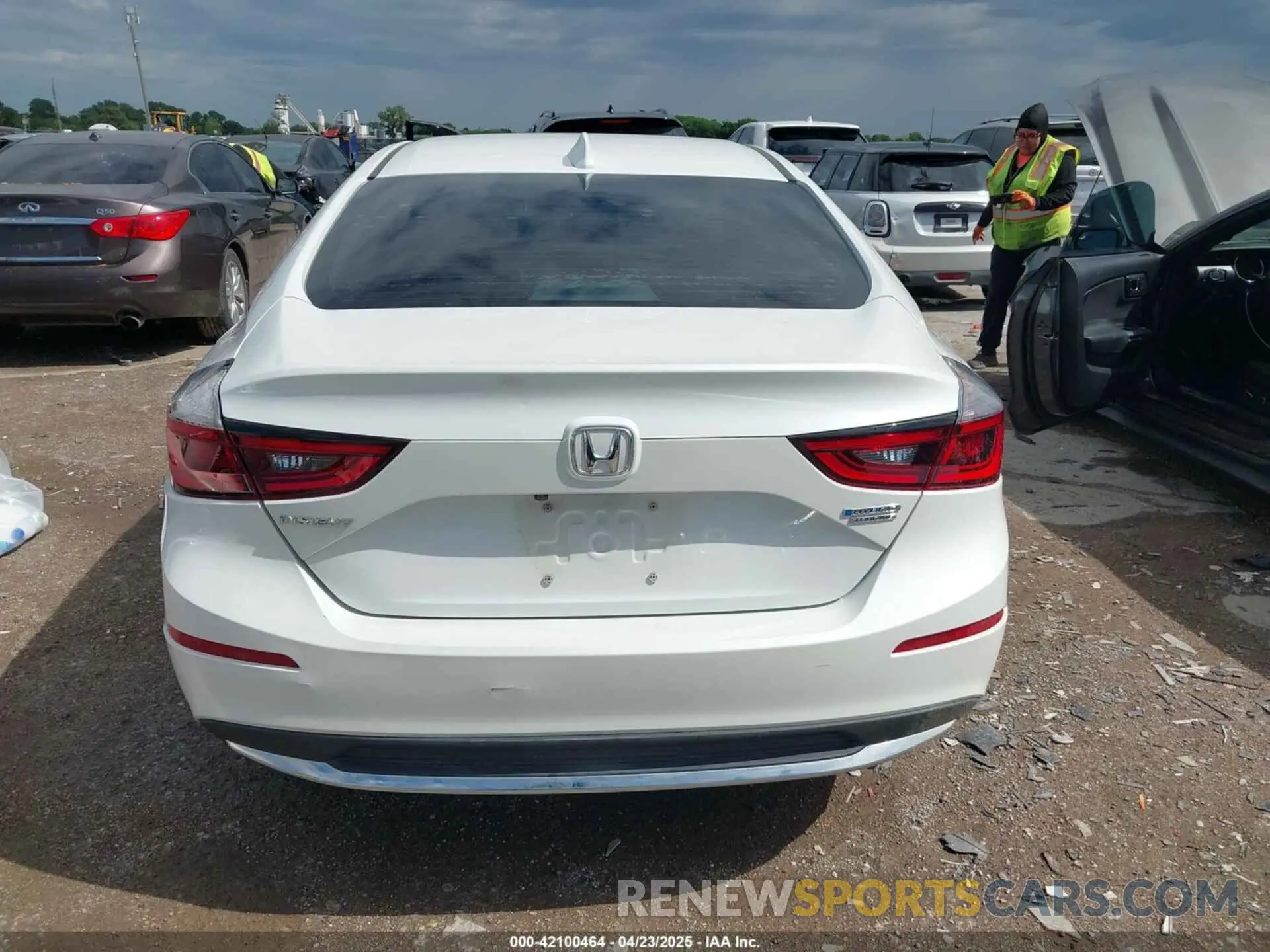 16 Фотография поврежденного автомобиля 19XZE4F93LE009017 HONDA INSIGHT 2020
