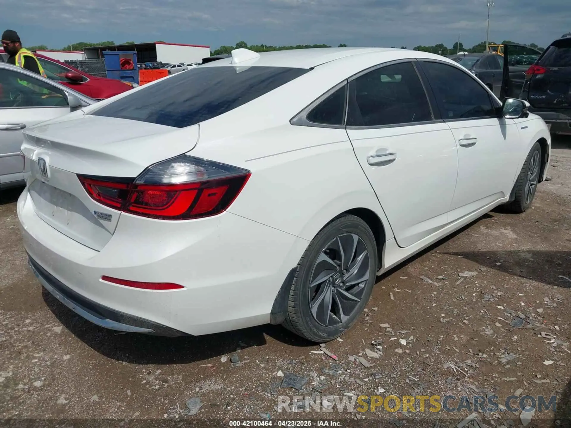 4 Фотография поврежденного автомобиля 19XZE4F93LE009017 HONDA INSIGHT 2020