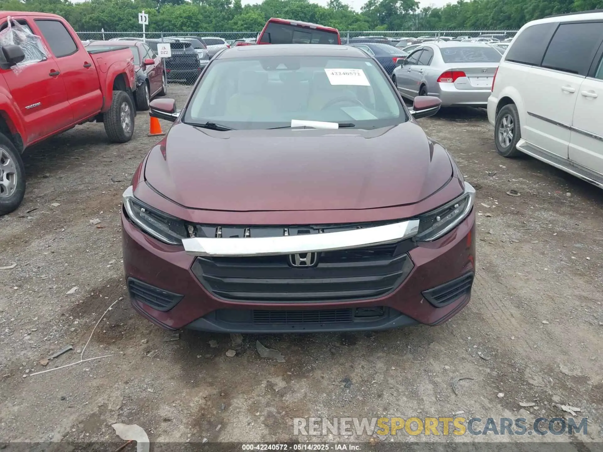 12 Photograph of a damaged car 19XZE4F93LE010040 HONDA INSIGHT 2020