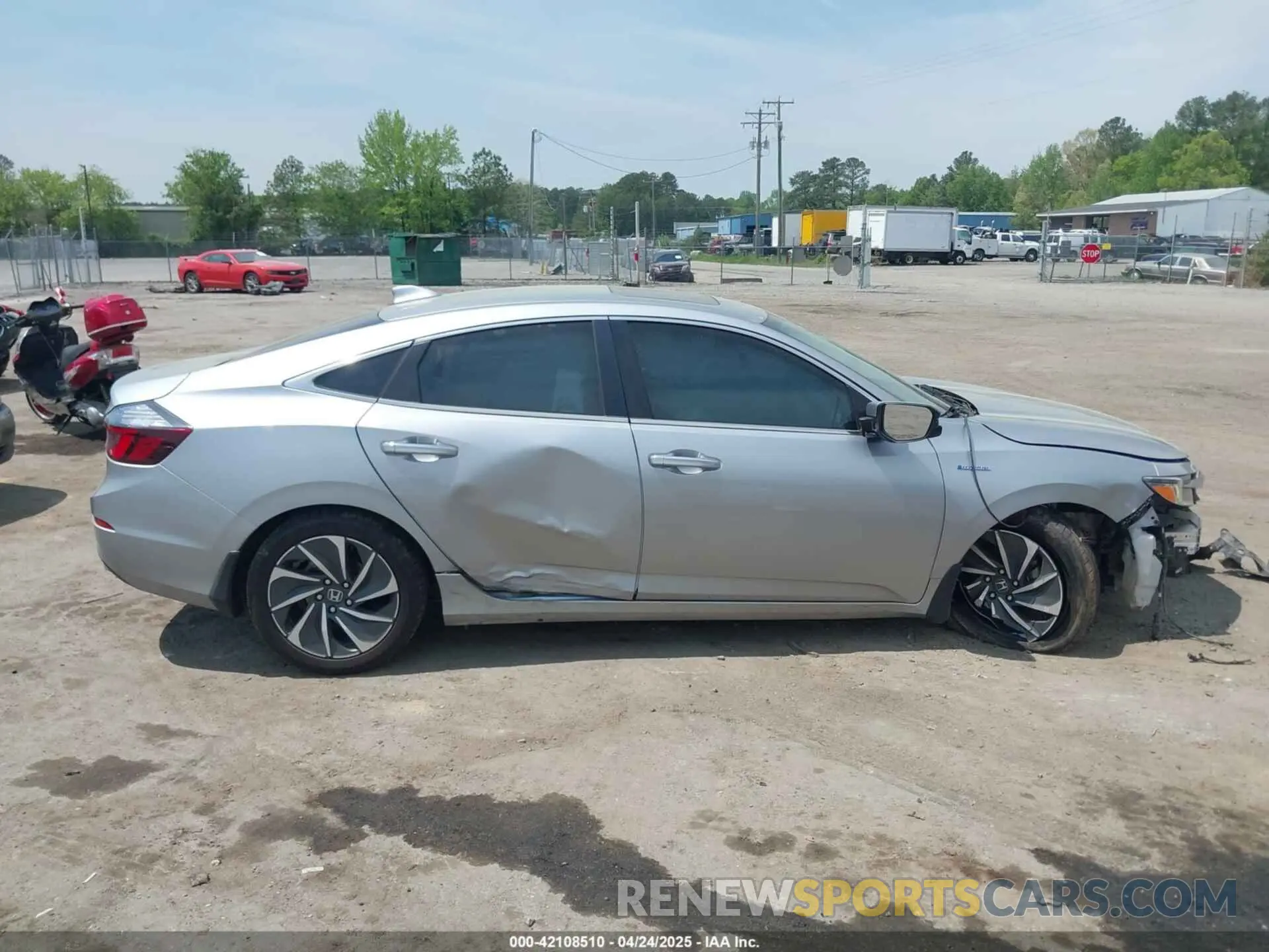 14 Photograph of a damaged car 19XZE4F94LE003419 HONDA INSIGHT 2020