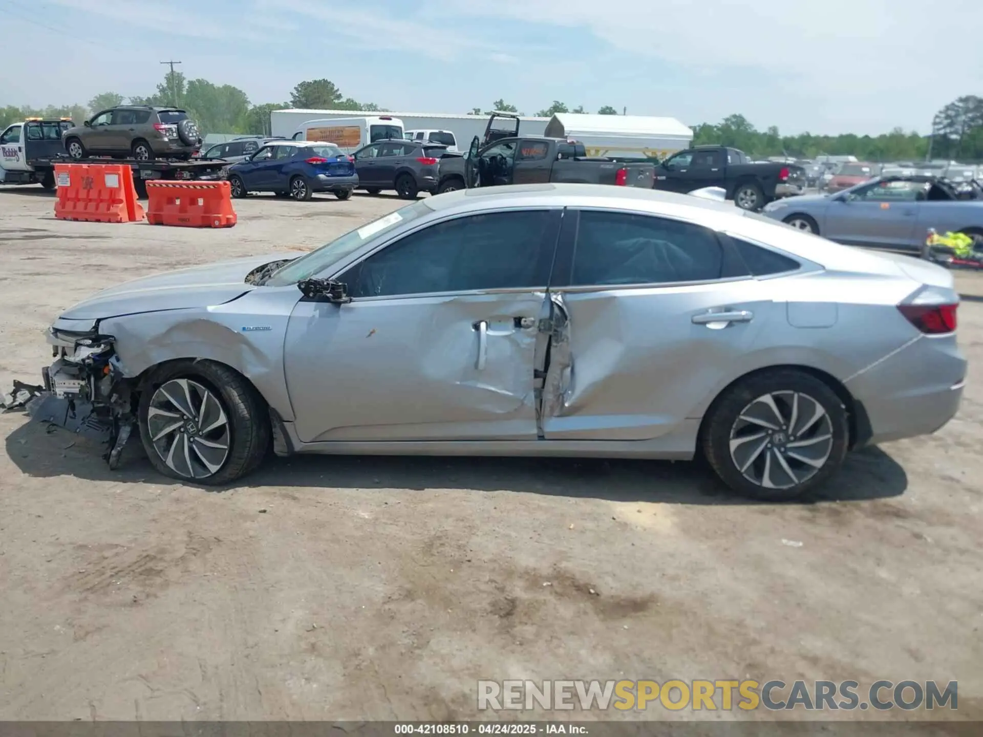 15 Photograph of a damaged car 19XZE4F94LE003419 HONDA INSIGHT 2020