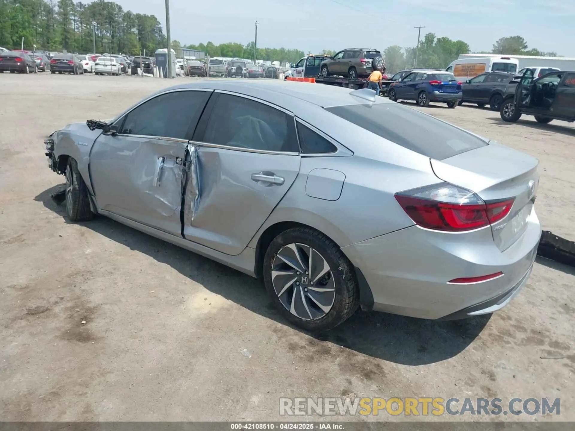 3 Photograph of a damaged car 19XZE4F94LE003419 HONDA INSIGHT 2020