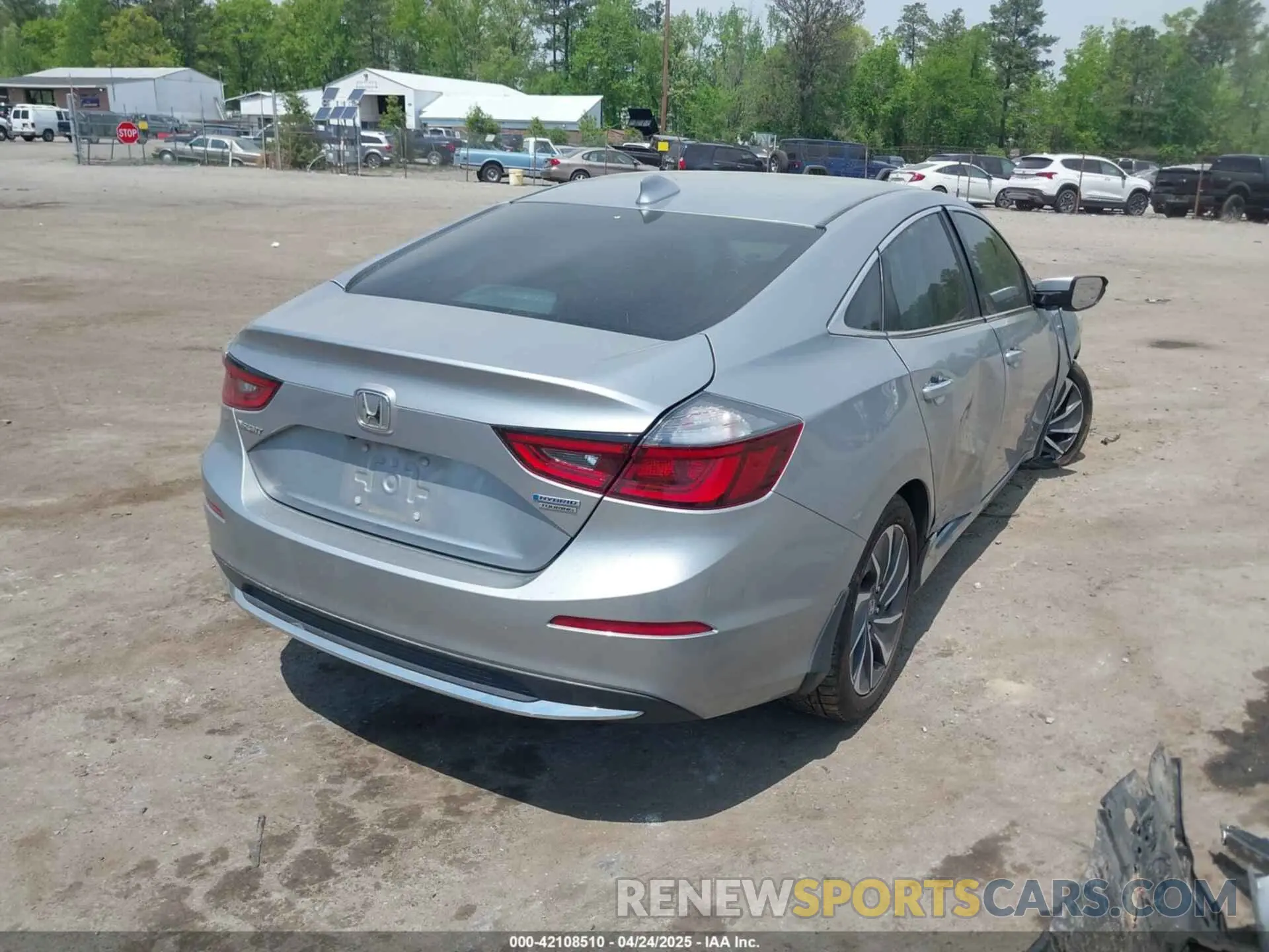 4 Photograph of a damaged car 19XZE4F94LE003419 HONDA INSIGHT 2020