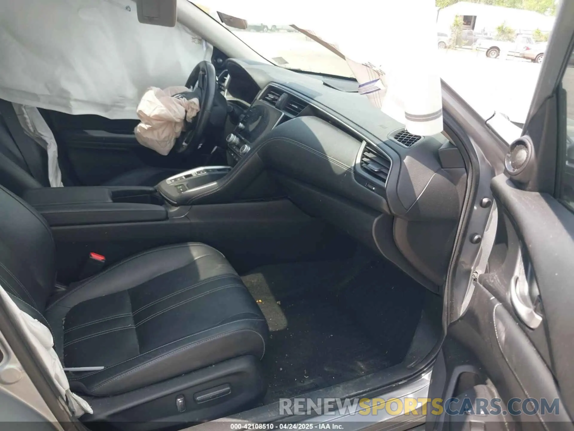 5 Photograph of a damaged car 19XZE4F94LE003419 HONDA INSIGHT 2020