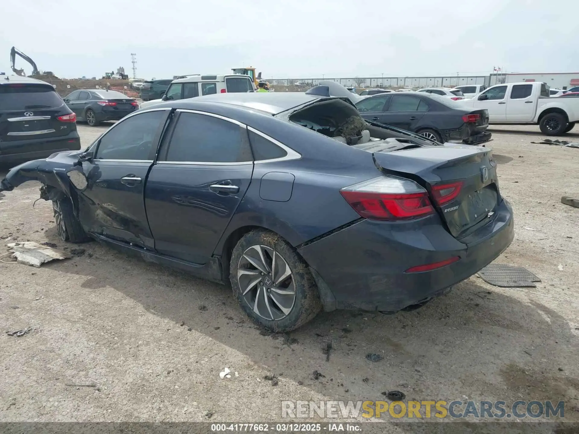 3 Фотография поврежденного автомобиля 19XZE4F94LE006918 HONDA INSIGHT 2020