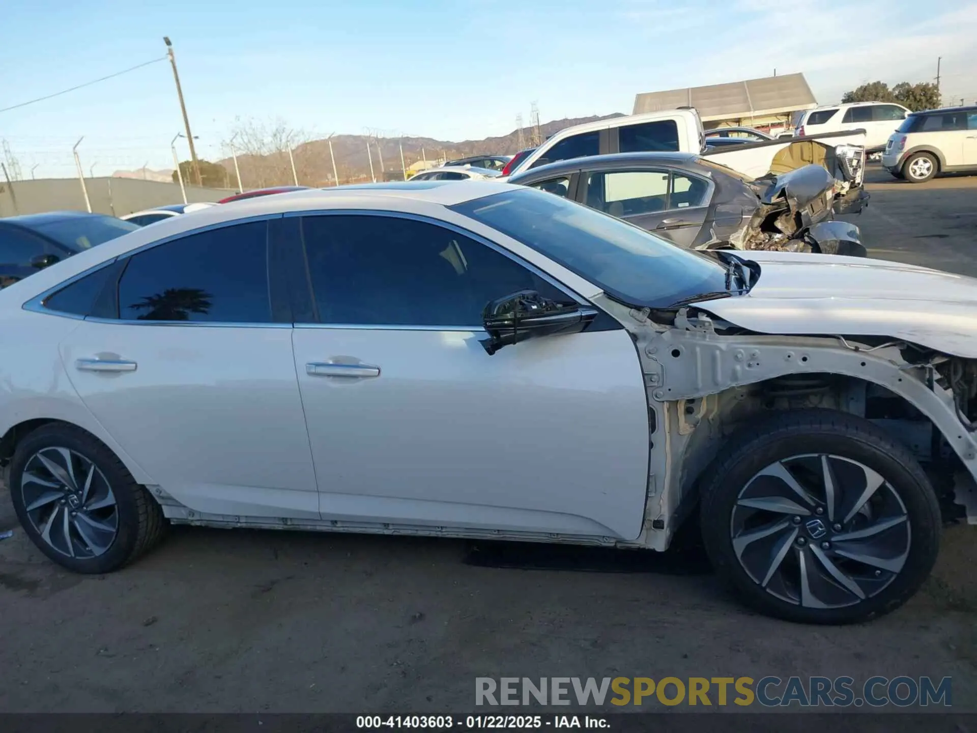 14 Фотография поврежденного автомобиля 19XZE4F9XLE009323 HONDA INSIGHT 2020