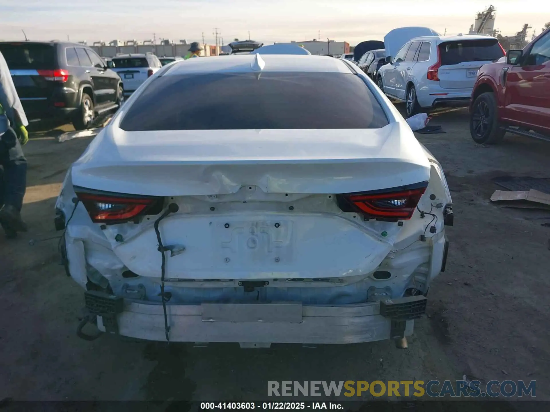 17 Фотография поврежденного автомобиля 19XZE4F9XLE009323 HONDA INSIGHT 2020