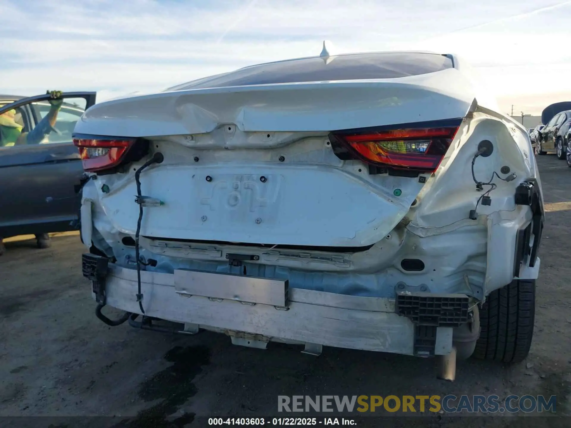 6 Фотография поврежденного автомобиля 19XZE4F9XLE009323 HONDA INSIGHT 2020