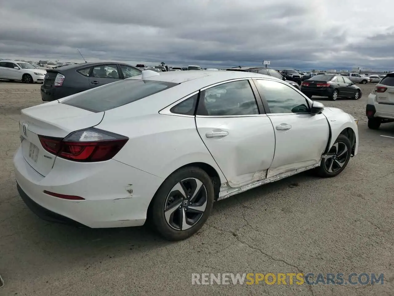 3 Фотография поврежденного автомобиля 19XZE4F50ME002816 HONDA INSIGHT 2021