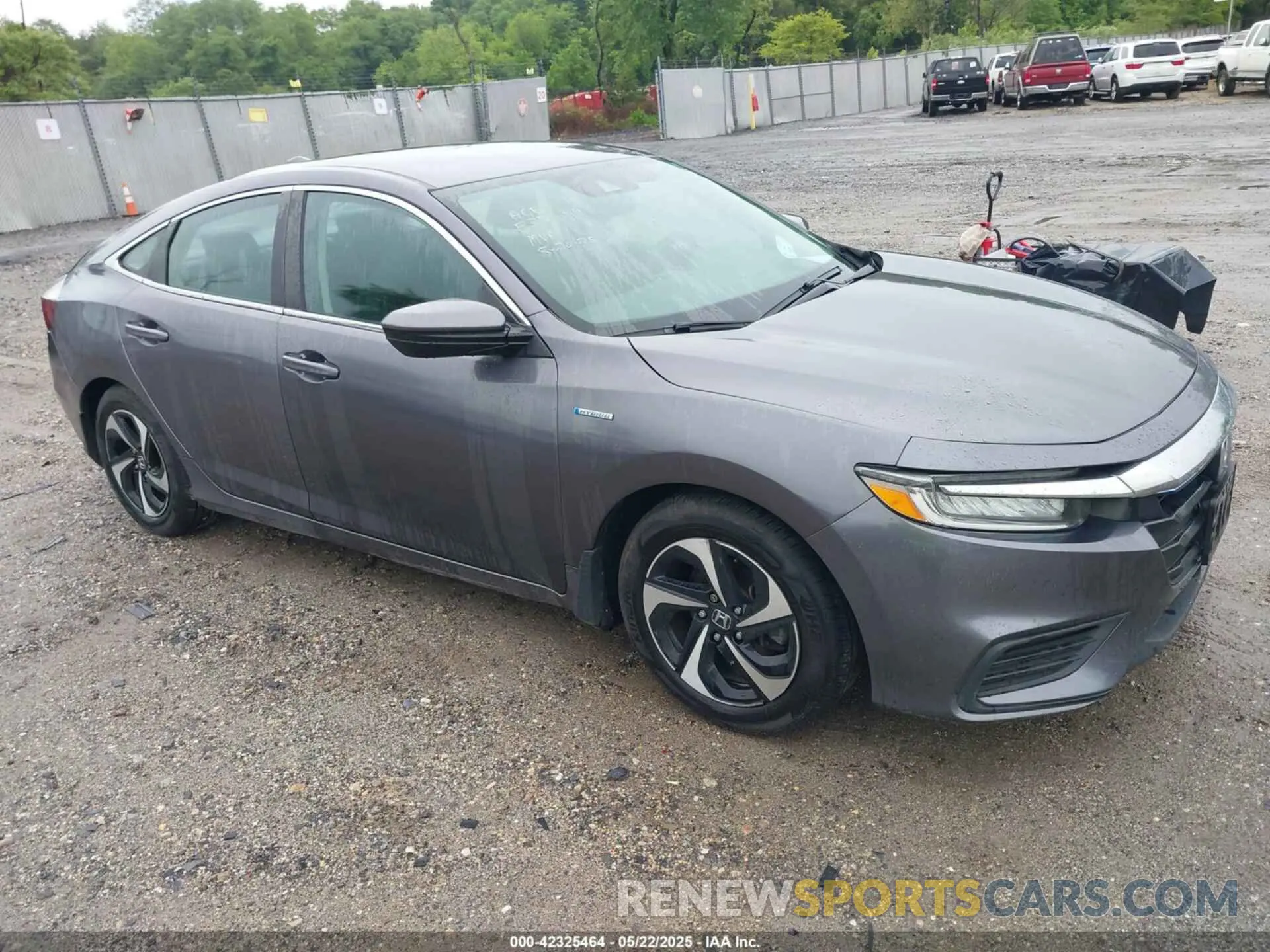 1 Photograph of a damaged car 19XZE4F52ME009864 HONDA INSIGHT 2021