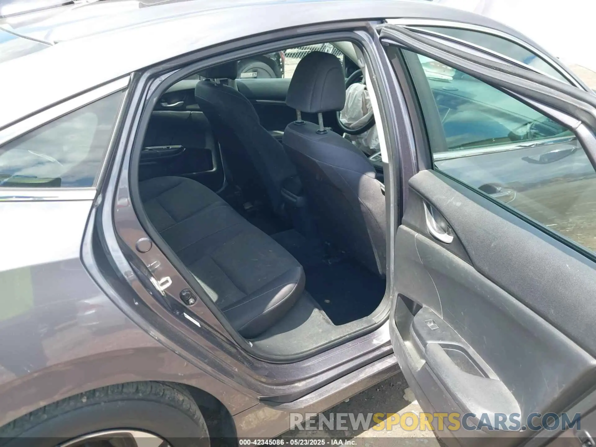 8 Photograph of a damaged car 19XZE4F55ME005131 HONDA INSIGHT 2021