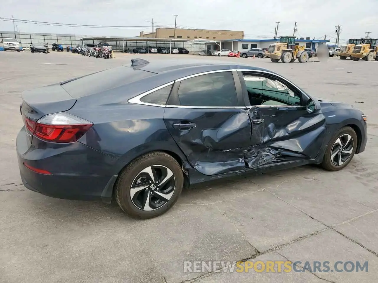 3 Фотография поврежденного автомобиля 19XZE4F56ME005784 HONDA INSIGHT 2021