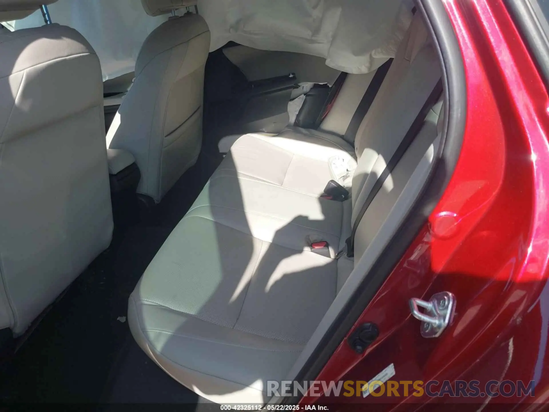 8 Photograph of a damaged car 19XZE4F95ME009585 HONDA INSIGHT 2021