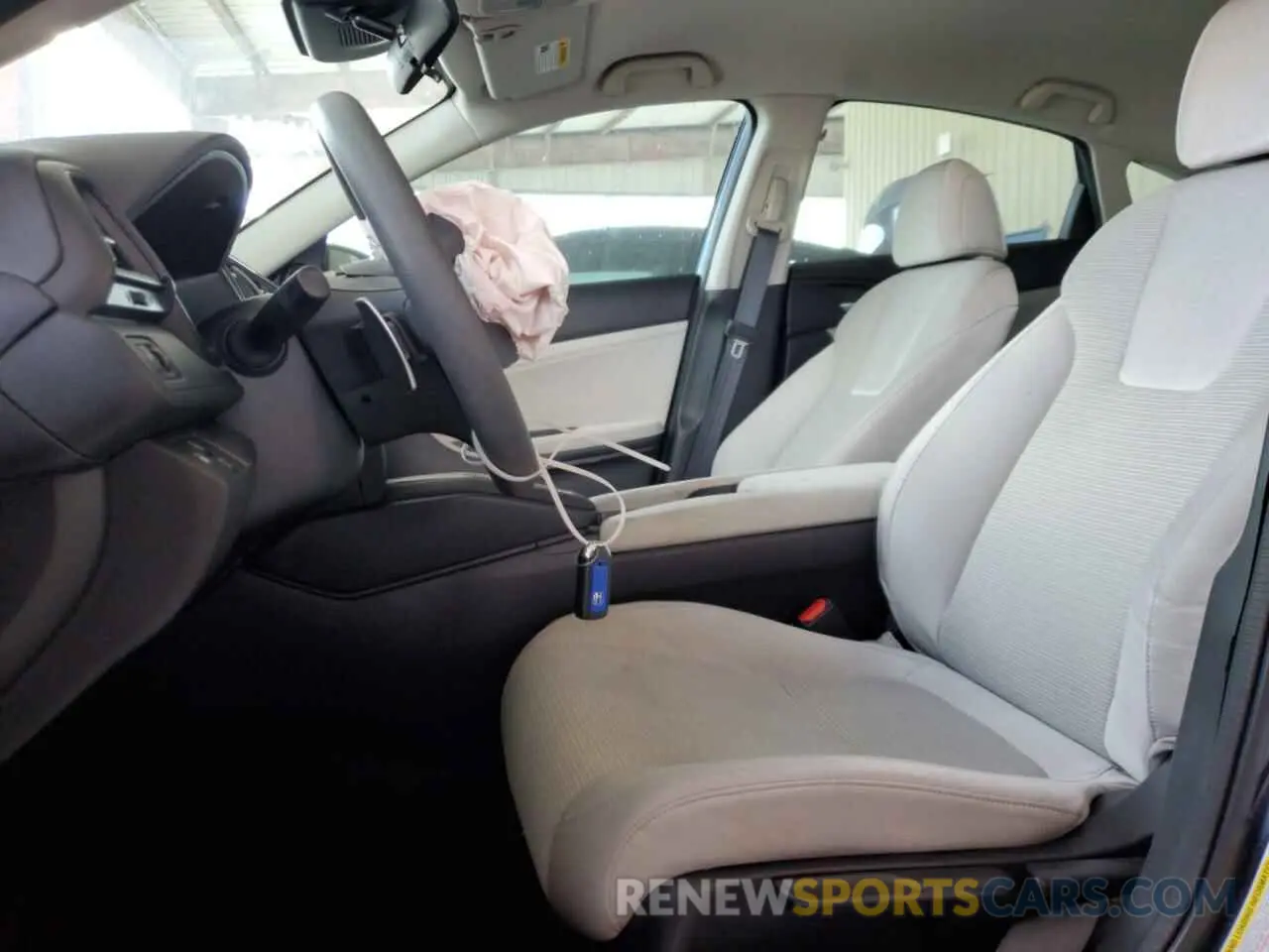 7 Photograph of a damaged car 19XZE4F50NE016460 HONDA INSIGHT 2022