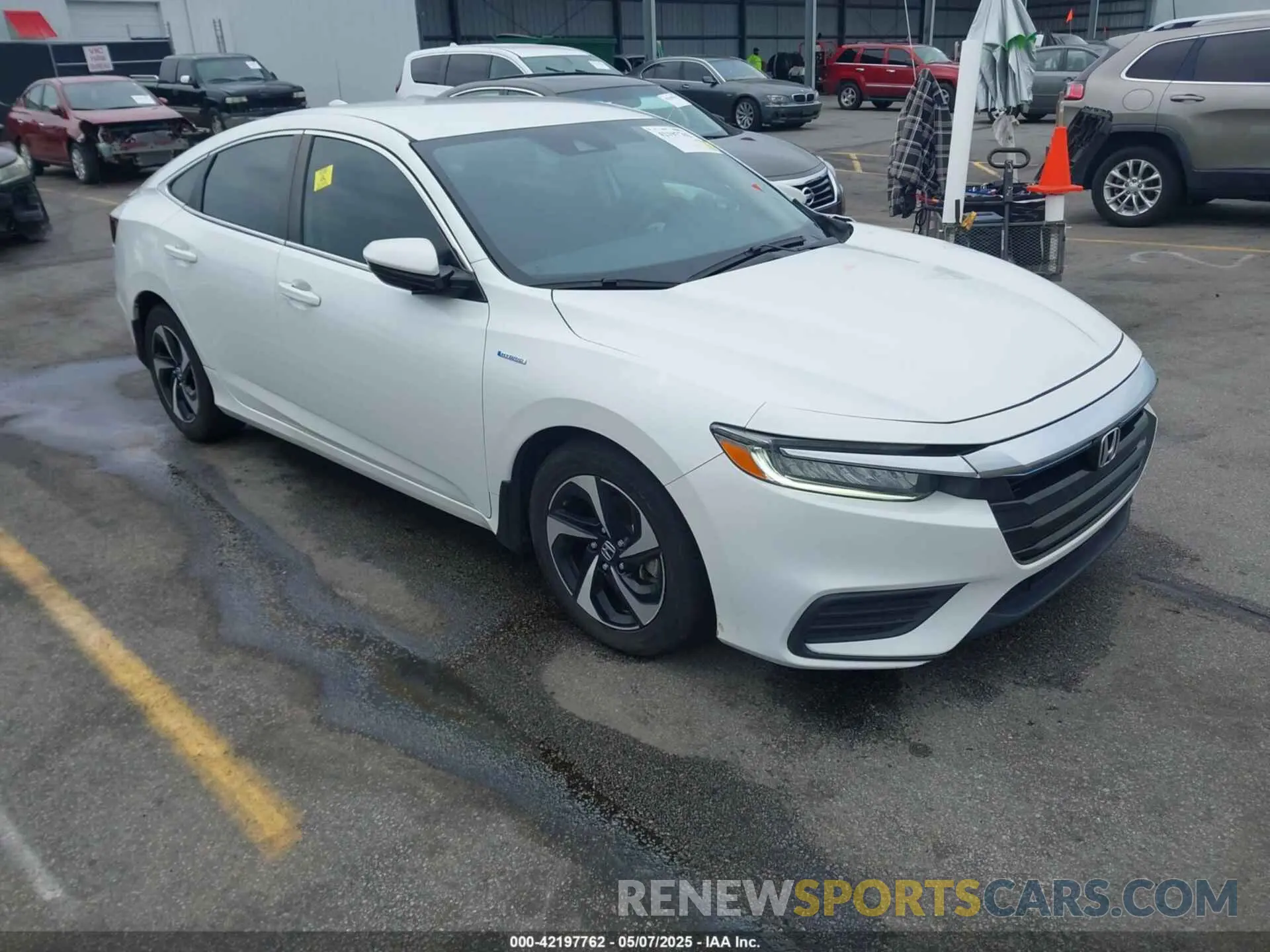 1 Photograph of a damaged car 19XZE4F51NE005788 HONDA INSIGHT 2022