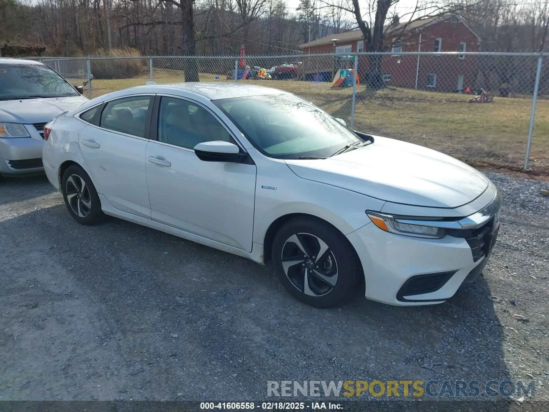 1 Photograph of a damaged car 19XZE4F51NE007167 HONDA INSIGHT 2022