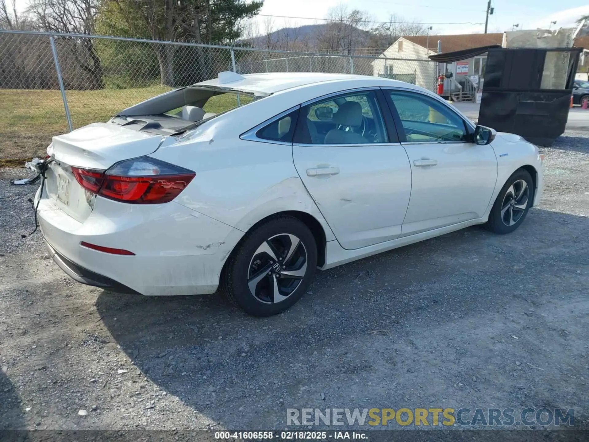 4 Photograph of a damaged car 19XZE4F51NE007167 HONDA INSIGHT 2022