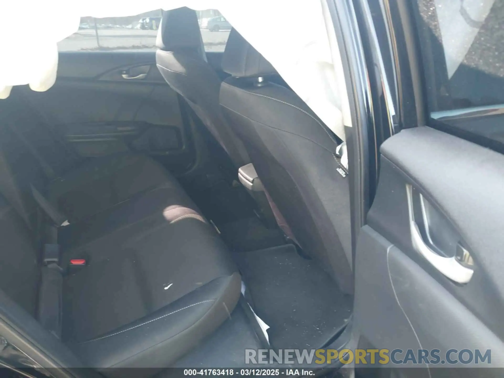 8 Photograph of a damaged car 19XZE4F51NE013969 HONDA INSIGHT 2022