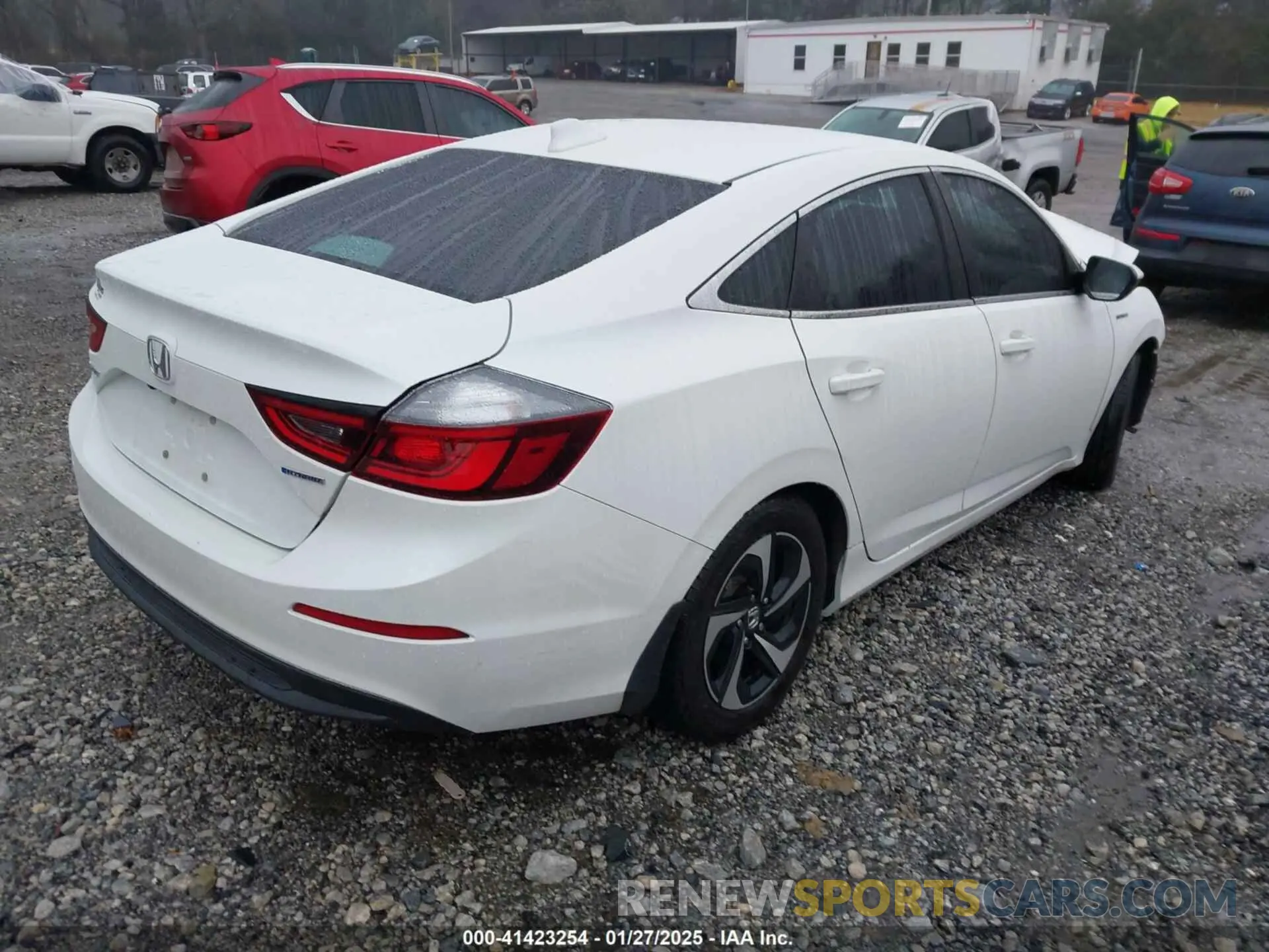 4 Фотография поврежденного автомобиля 19XZE4F52NE002561 HONDA INSIGHT 2022