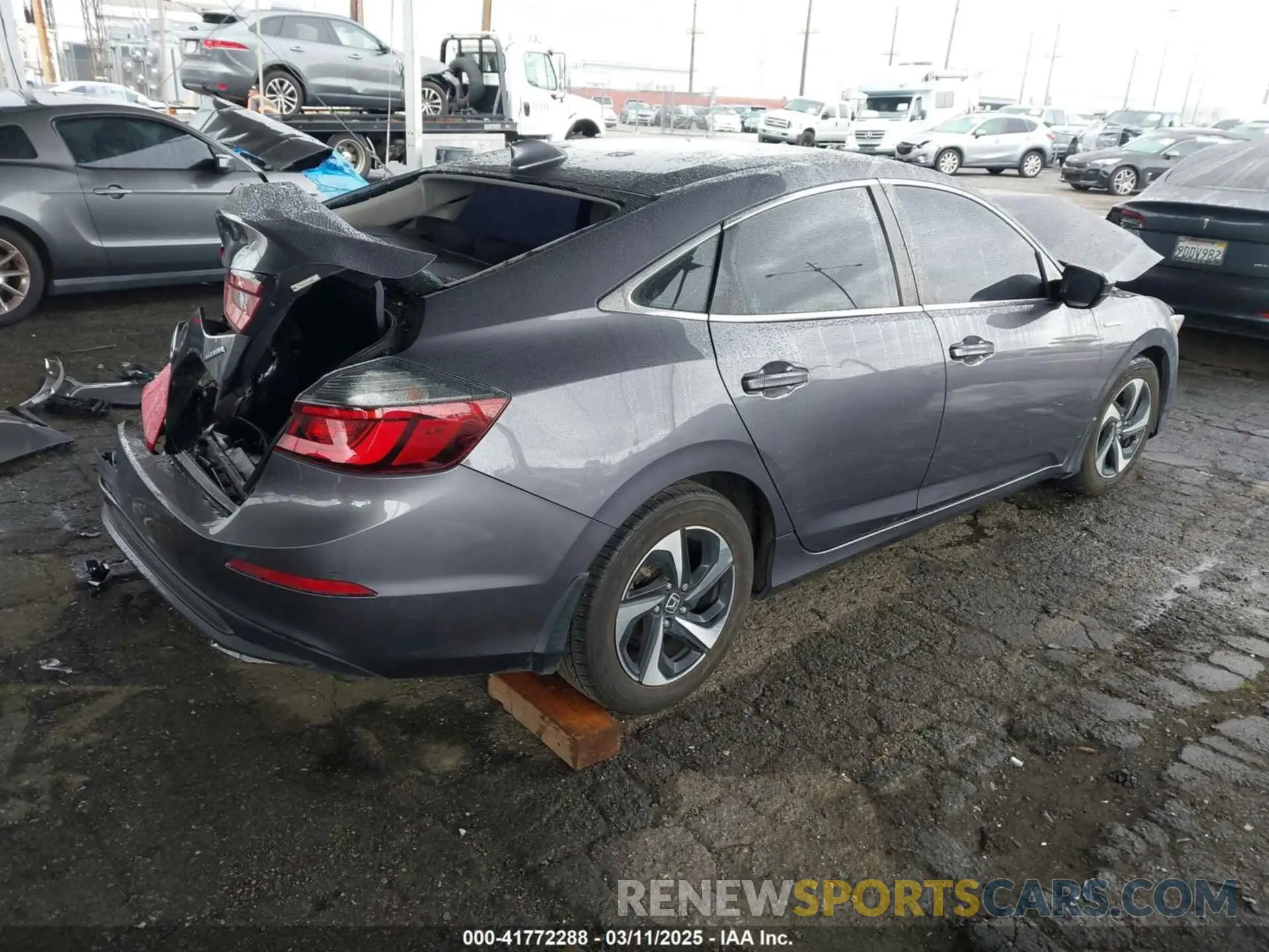 4 Фотография поврежденного автомобиля 19XZE4F52NE009235 HONDA INSIGHT 2022