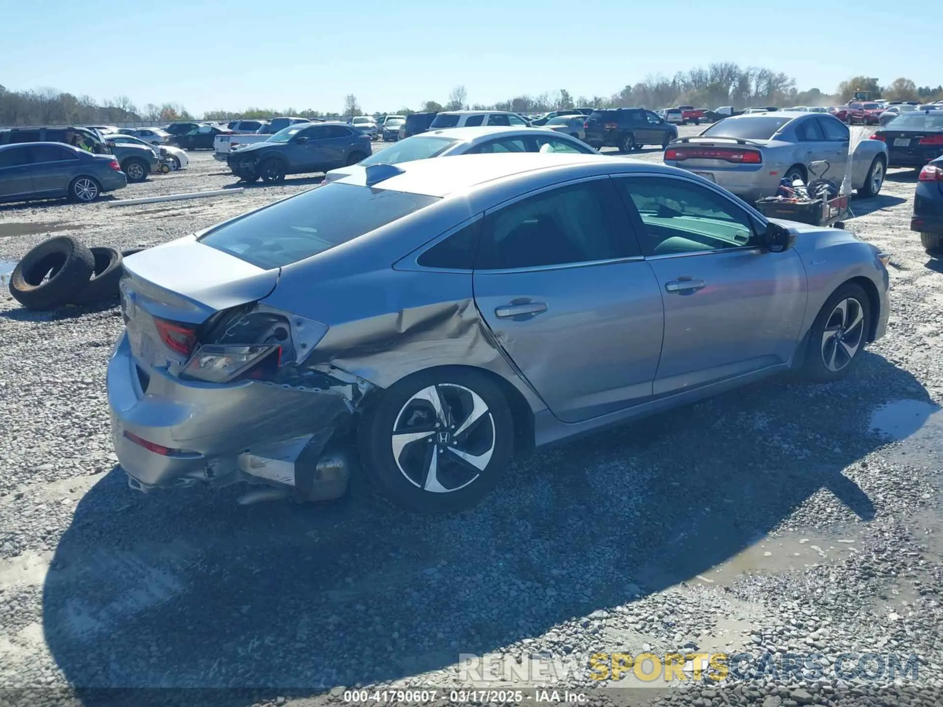 4 Фотография поврежденного автомобиля 19XZE4F53NE011138 HONDA INSIGHT 2022