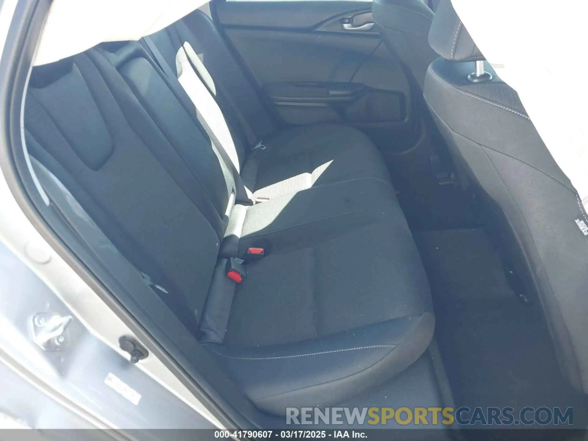 8 Фотография поврежденного автомобиля 19XZE4F53NE011138 HONDA INSIGHT 2022