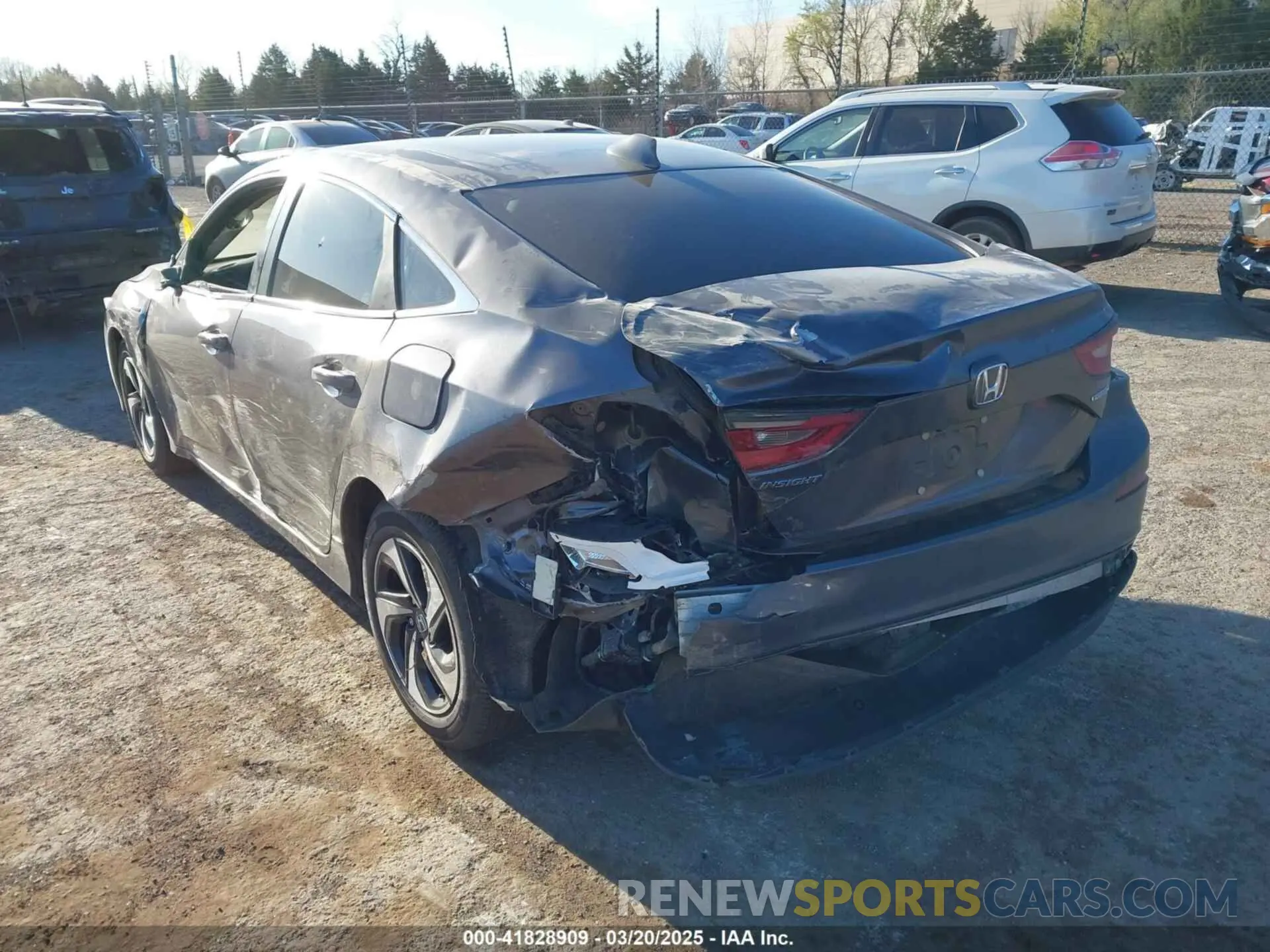 3 Фотография поврежденного автомобиля 19XZE4F54NE003579 HONDA INSIGHT 2022