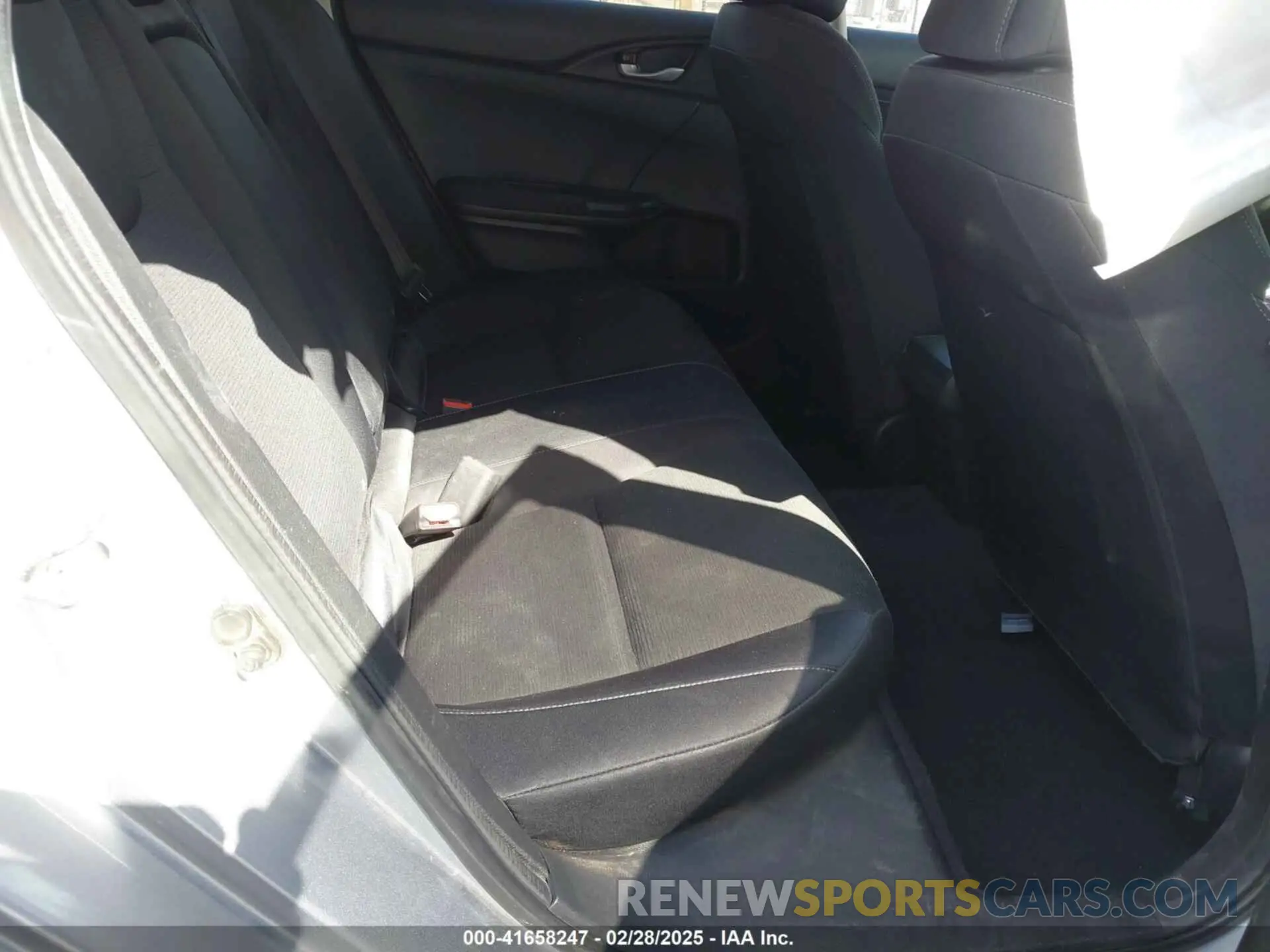 8 Photograph of a damaged car 19XZE4F54NE008068 HONDA INSIGHT 2022