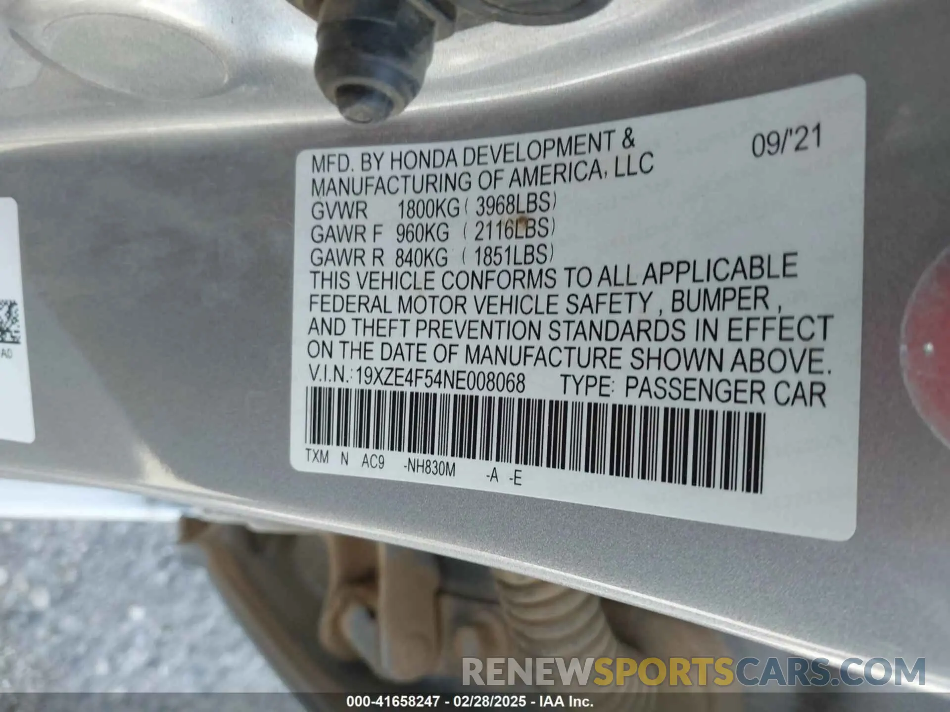 9 Photograph of a damaged car 19XZE4F54NE008068 HONDA INSIGHT 2022