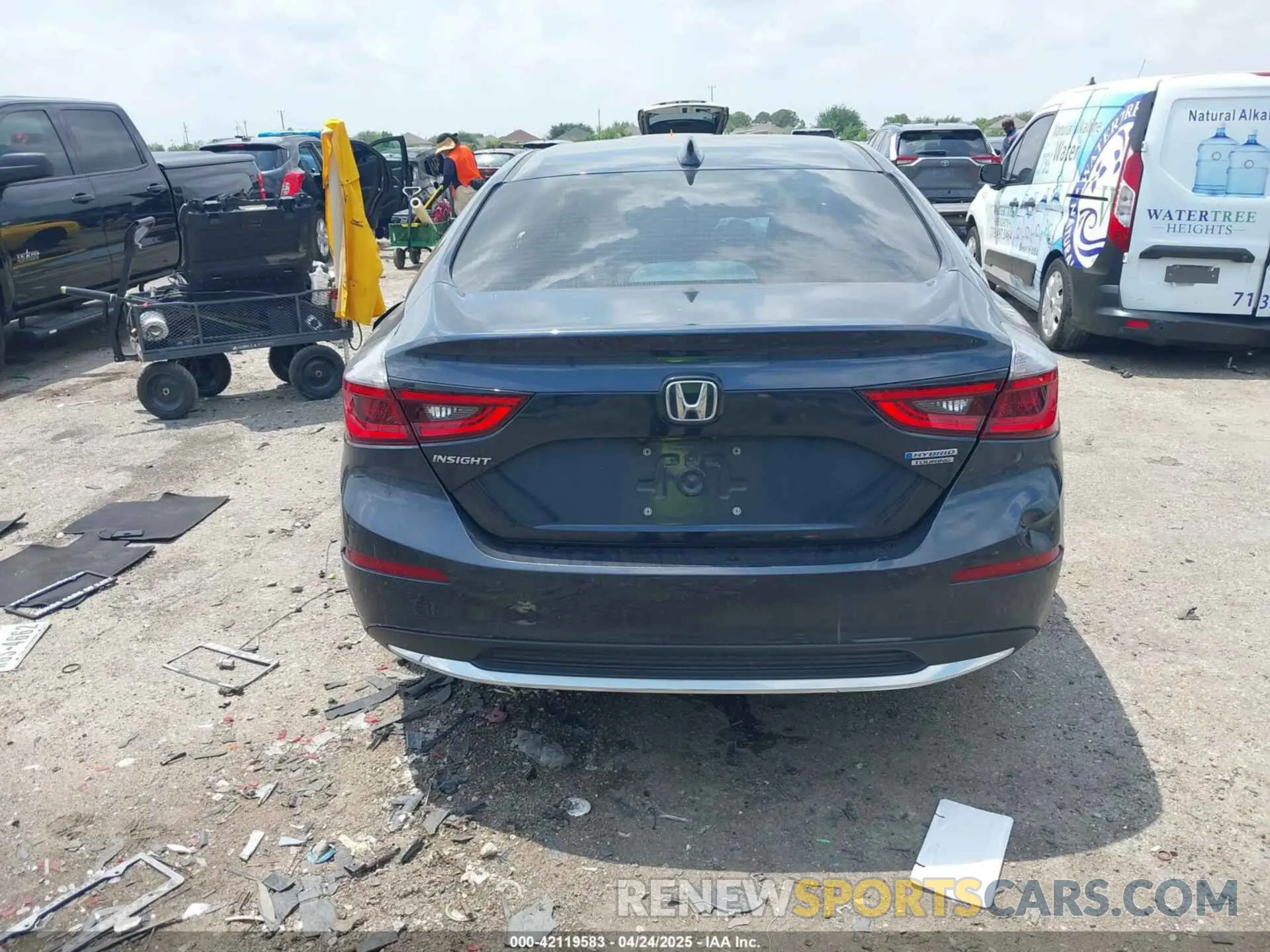 16 Photograph of a damaged car 19XZE4F92NE006127 HONDA INSIGHT 2022