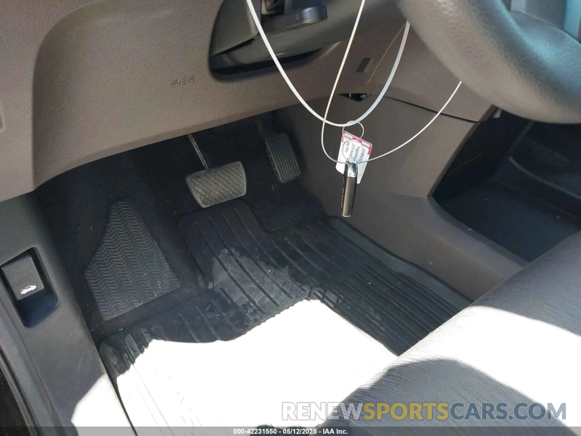 11 Photograph of a damaged car 5FNRL6H50KB092829 HONDA ODYSSEY 2019
