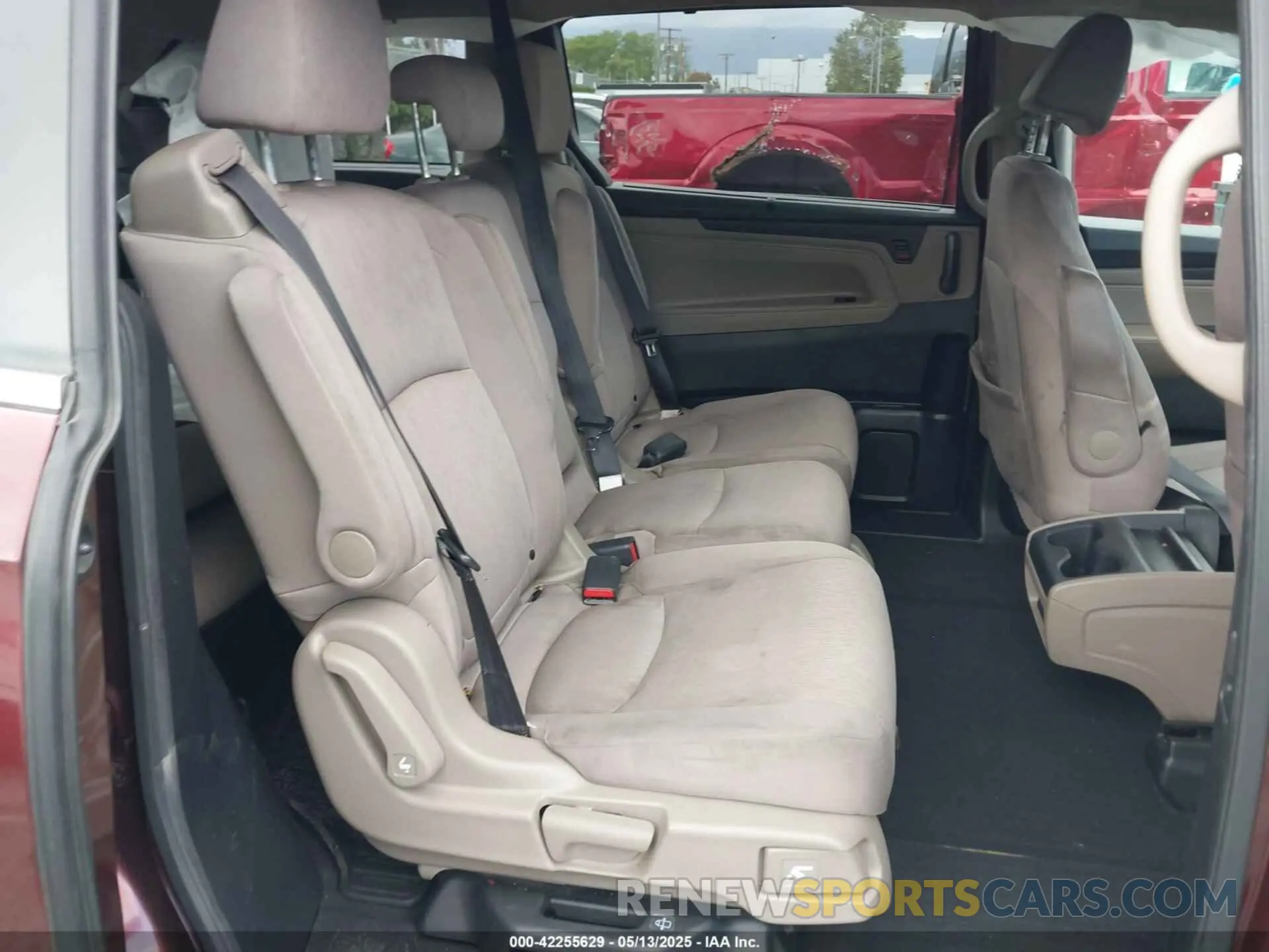 8 Photograph of a damaged car 5FNRL6H53KB046833 HONDA ODYSSEY 2019