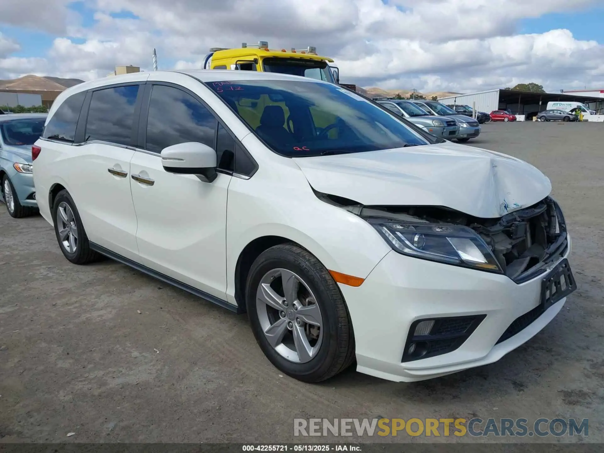 1 Photograph of a damaged car 5FNRL6H53KB049263 HONDA ODYSSEY 2019