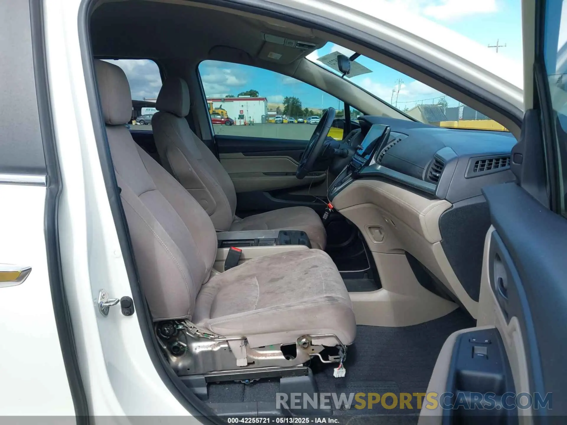5 Photograph of a damaged car 5FNRL6H53KB049263 HONDA ODYSSEY 2019