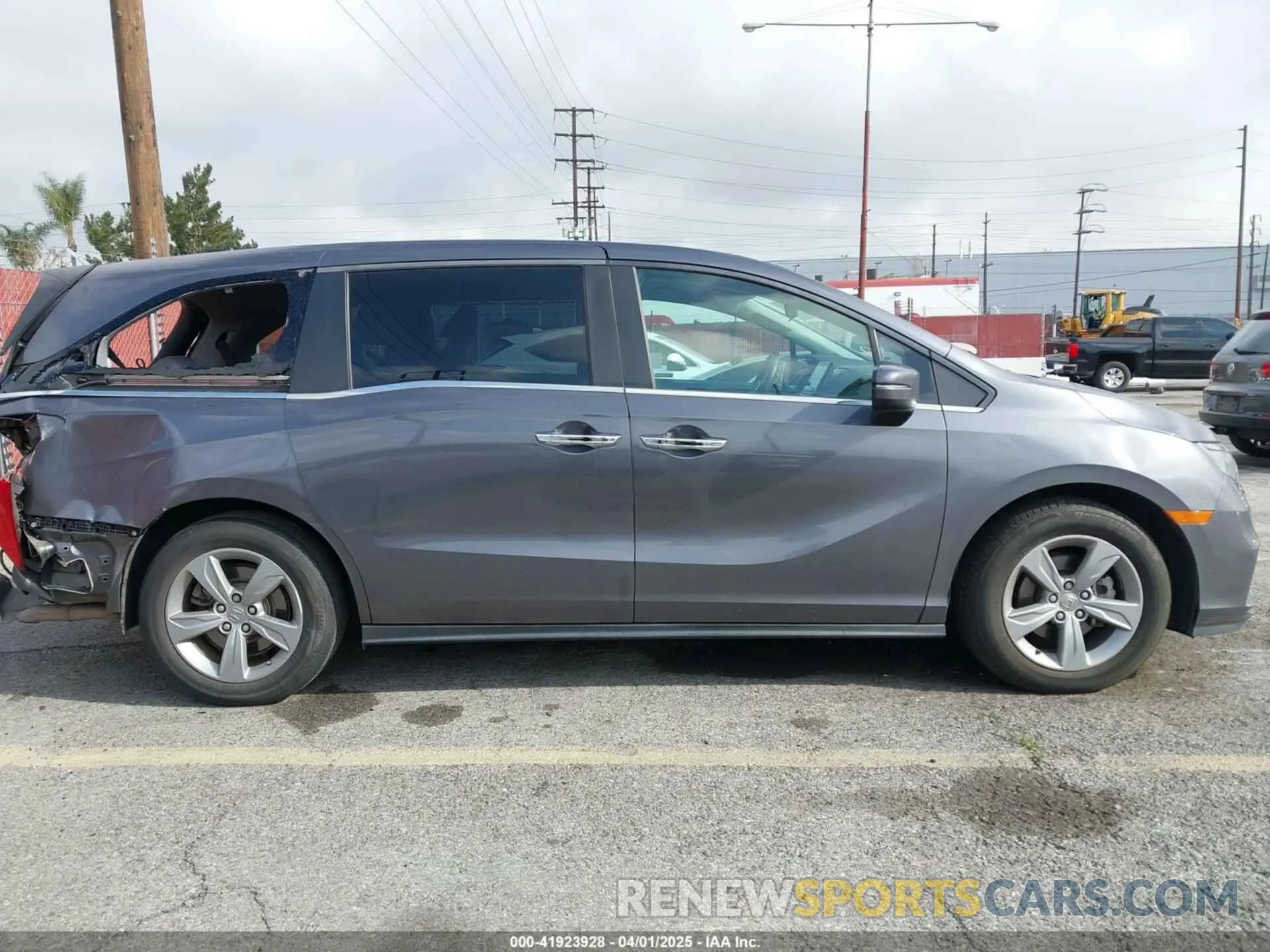 14 Photograph of a damaged car 5FNRL6H56KB069085 HONDA ODYSSEY 2019